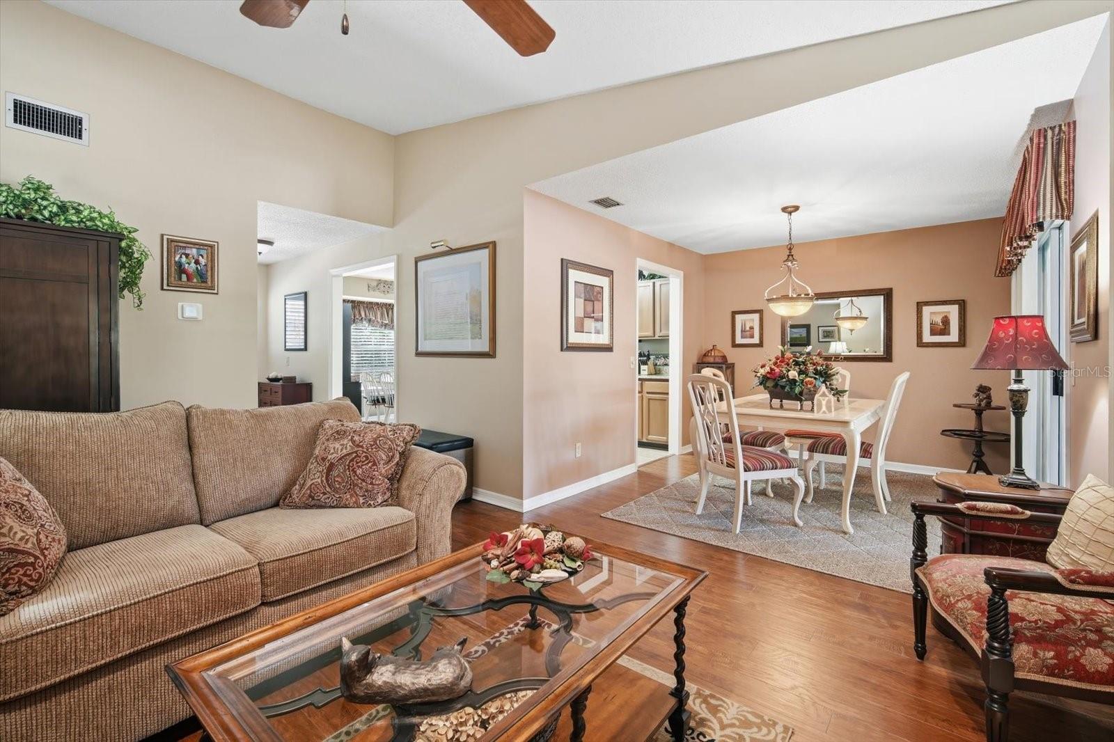 3213 VALLEY OAKS DR, TAMPA, FL, 33618