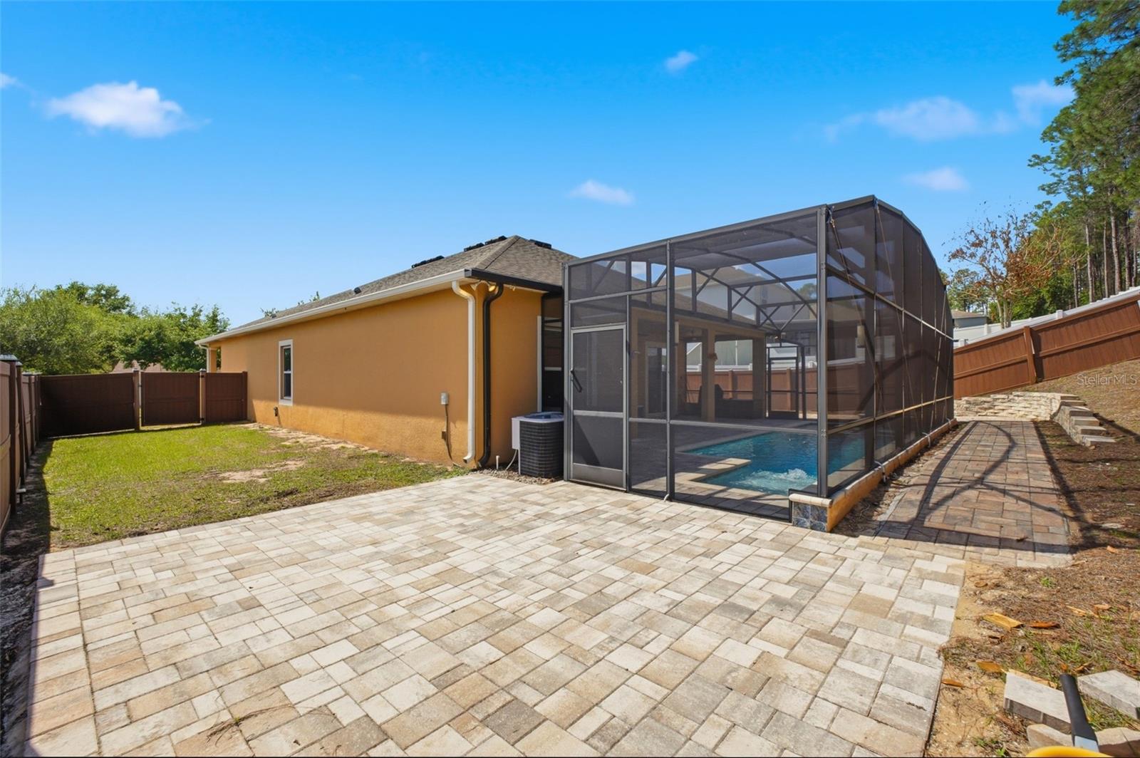 202 COLONIAL PINE LN, MINNEOLA, FL, 34715