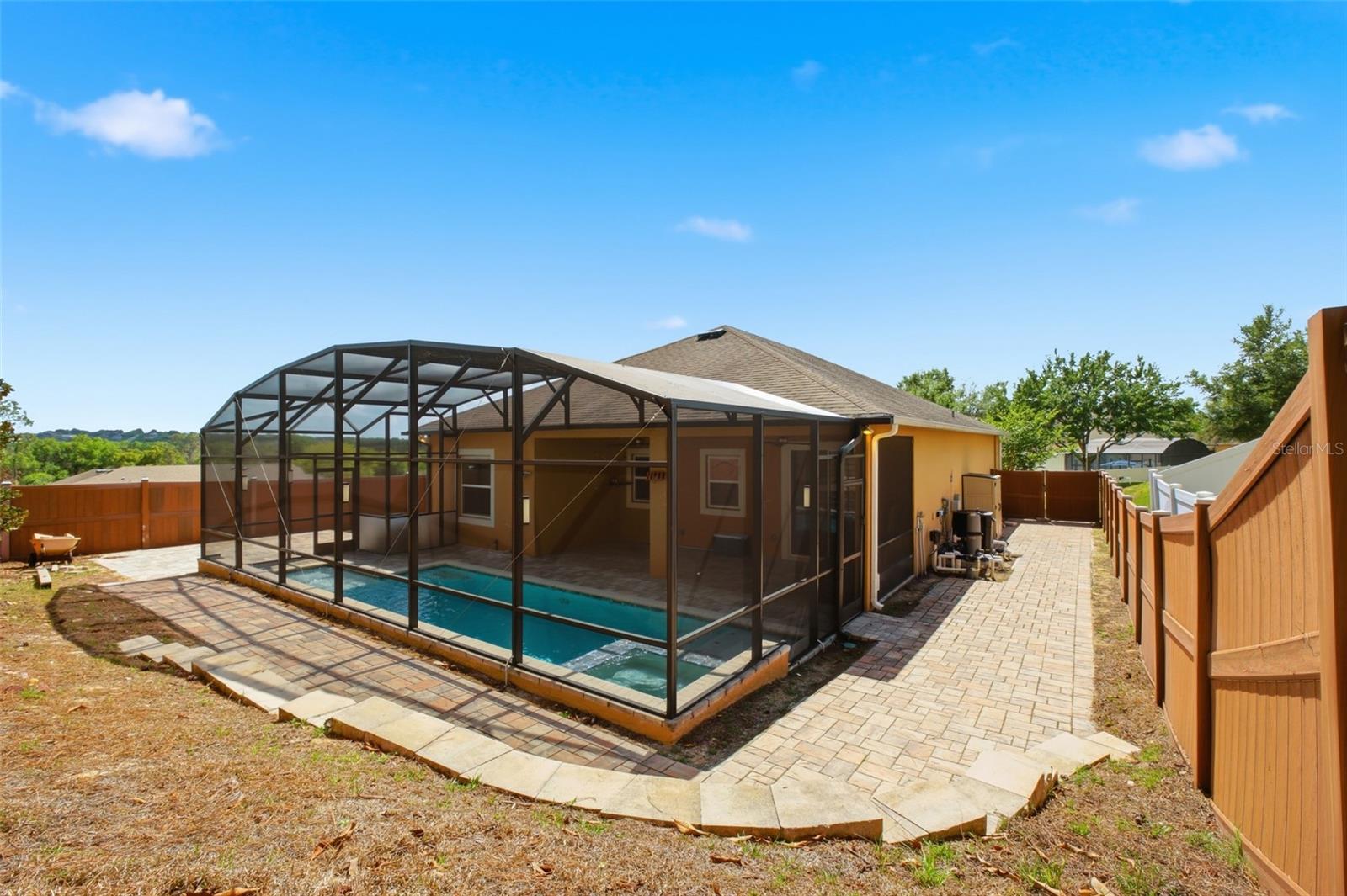 202 COLONIAL PINE LN, MINNEOLA, FL, 34715