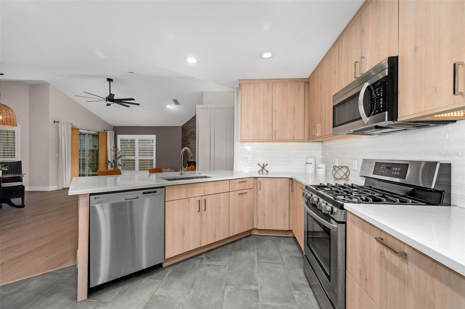 9821 SW 34TH RD, GAINESVILLE, FL, 32608