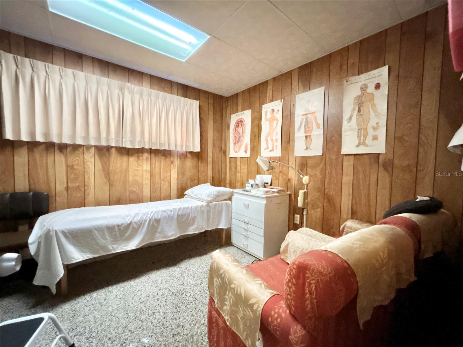 404 PERKINS ST, LEESBURG, FL, 34748