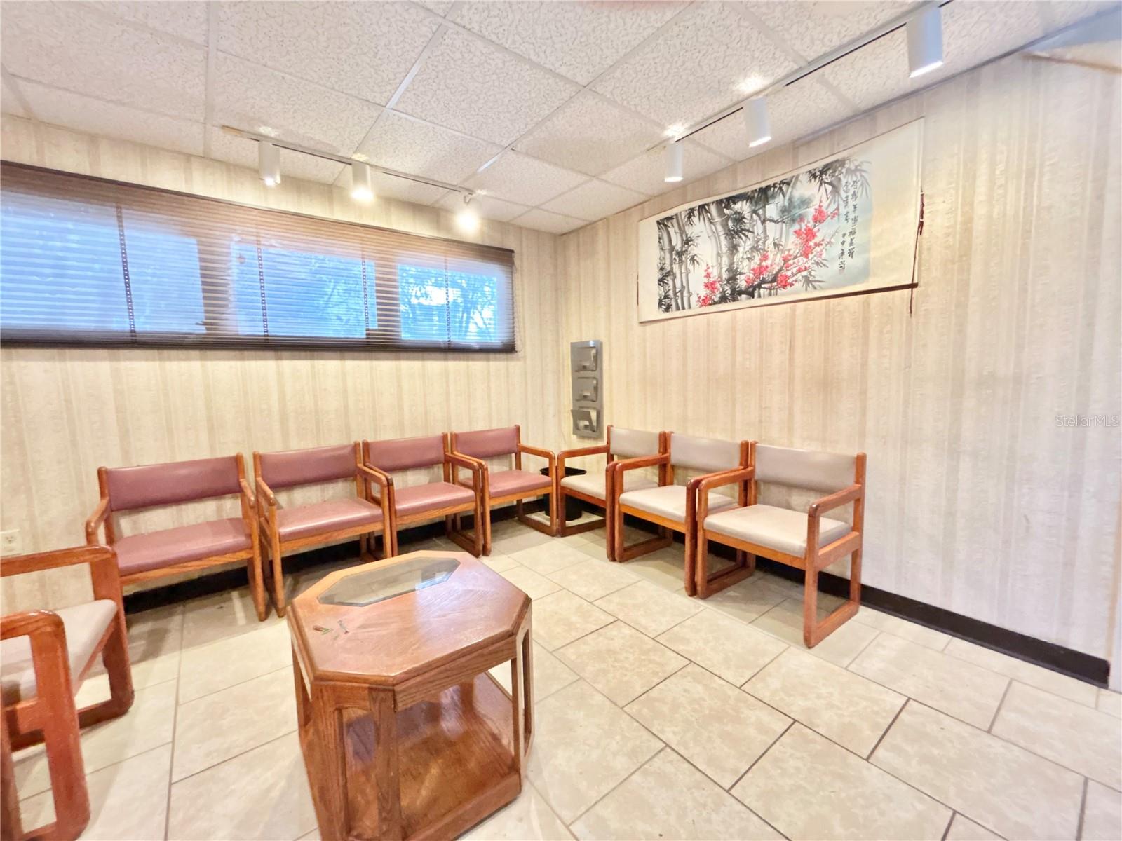404 PERKINS ST, LEESBURG, FL, 34748