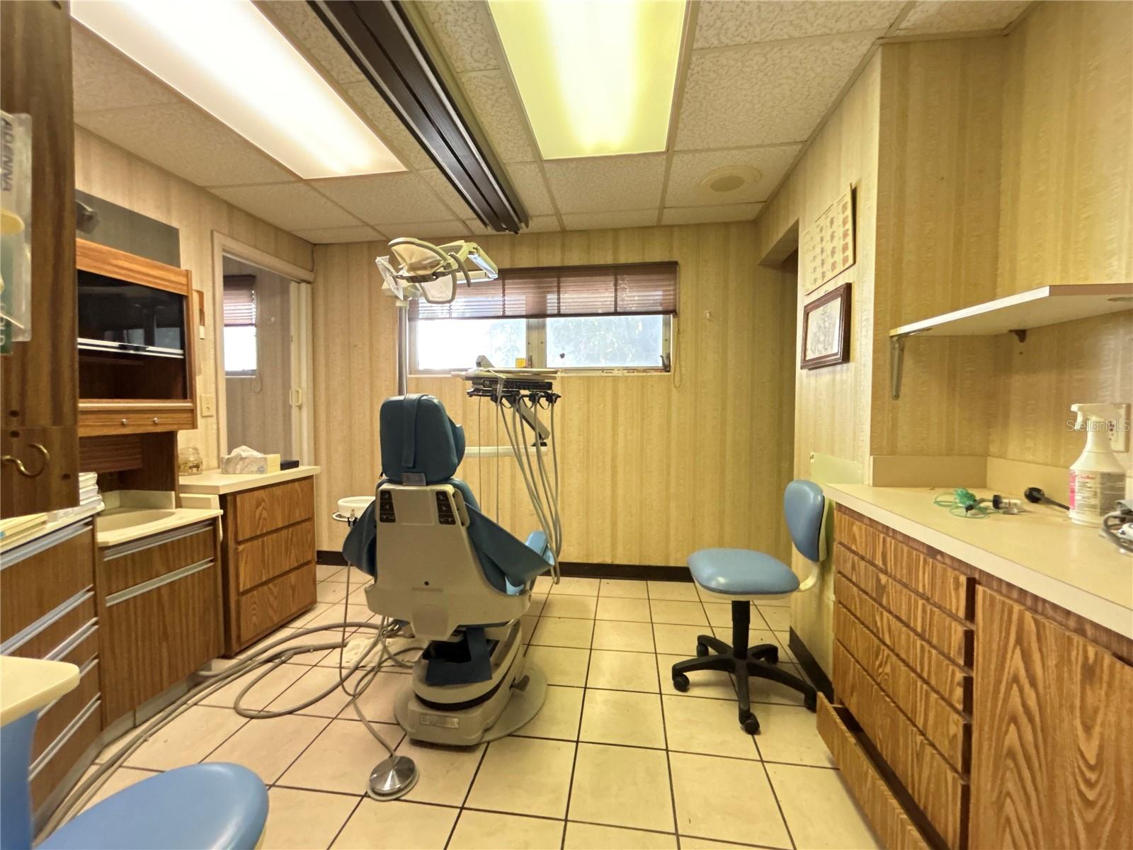 404 PERKINS ST, LEESBURG, FL, 34748