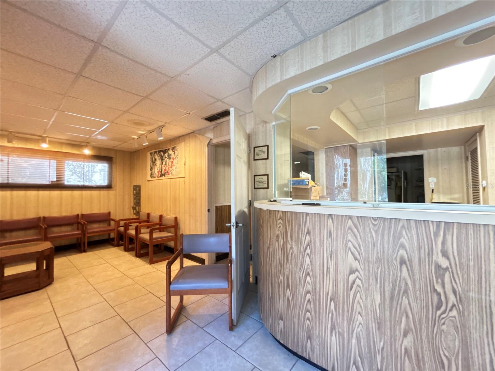 404 PERKINS ST, LEESBURG, FL, 34748