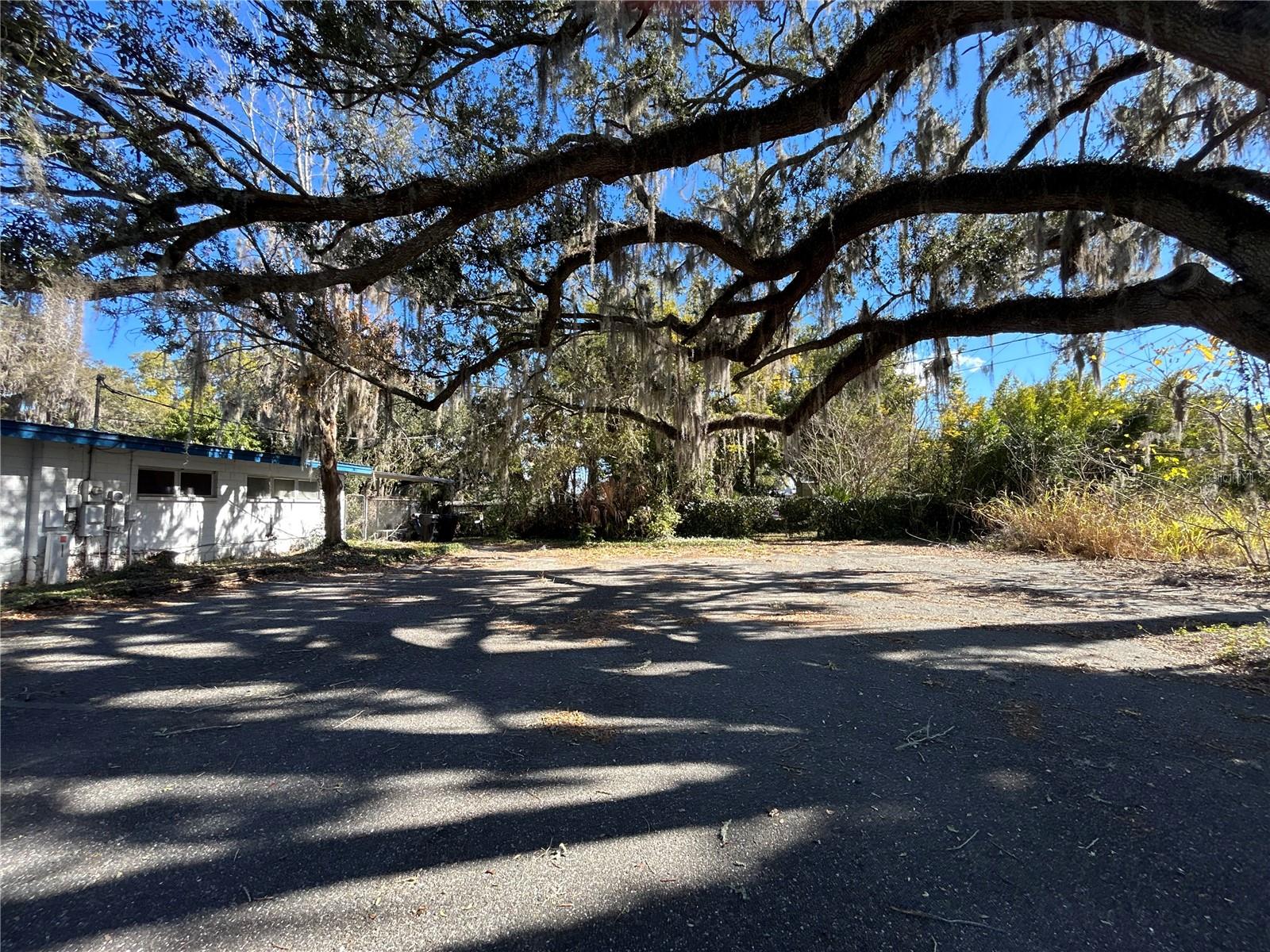 404 PERKINS ST, LEESBURG, FL, 34748