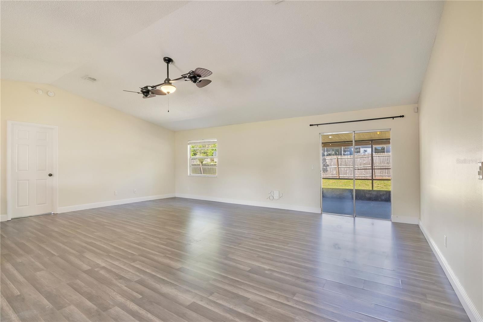 370 N LAKE AVE, APOPKA, FL, 32703