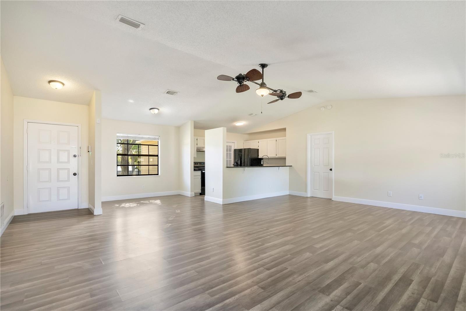 370 N LAKE AVE, APOPKA, FL, 32703