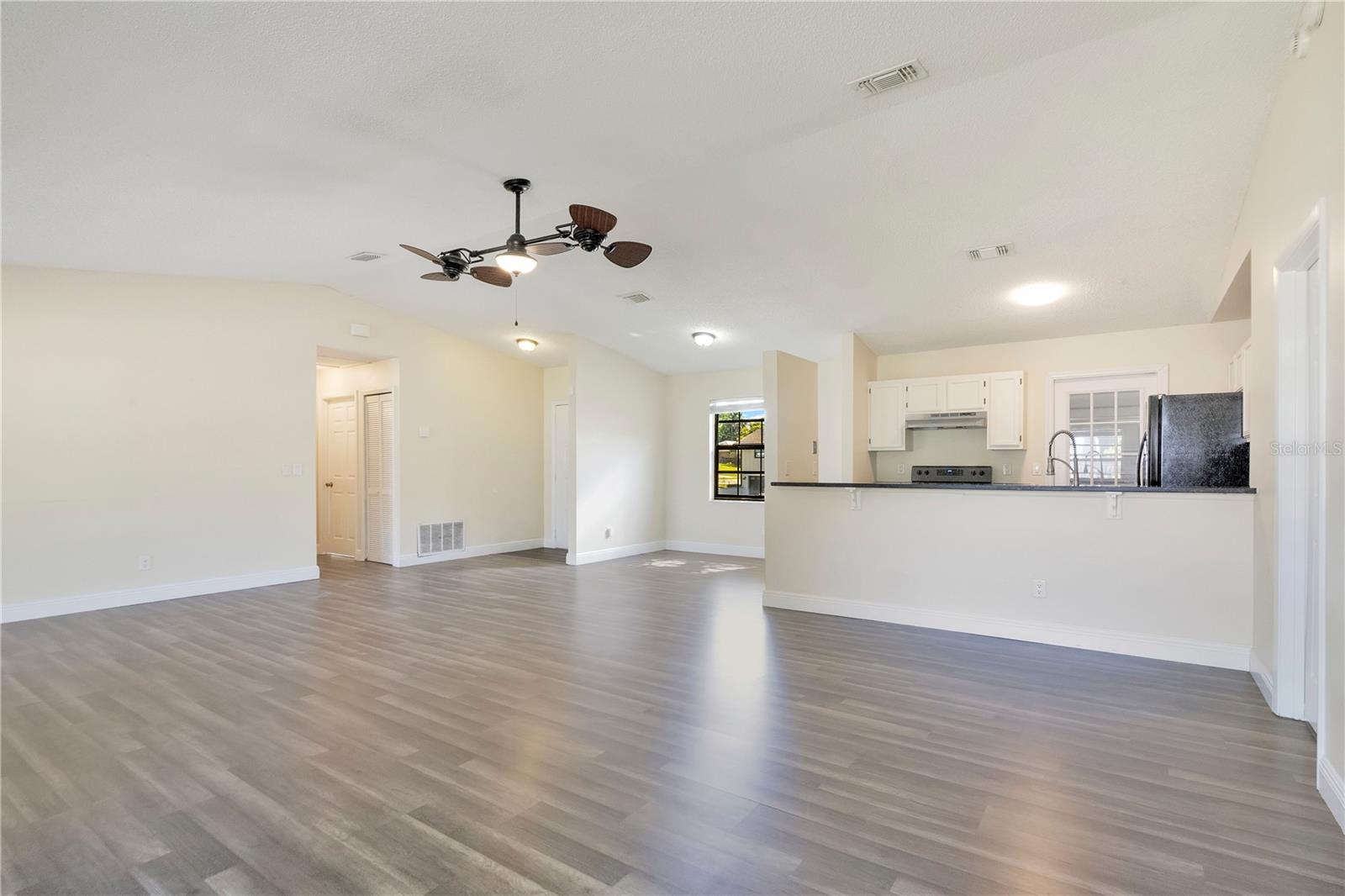 370 N LAKE AVE, APOPKA, FL, 32703