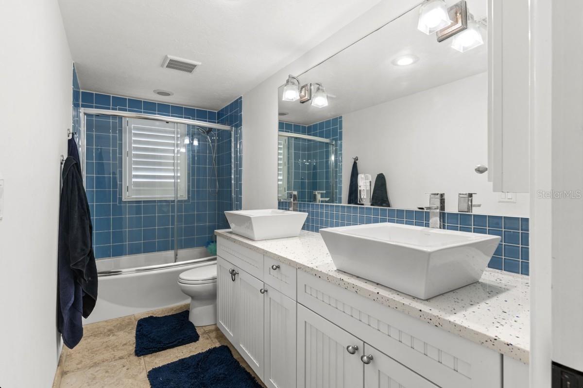 765 SIESTA KEY CIR, SARASOTA, FL, 34242