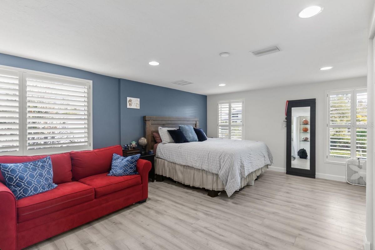 765 SIESTA KEY CIR, SARASOTA, FL, 34242