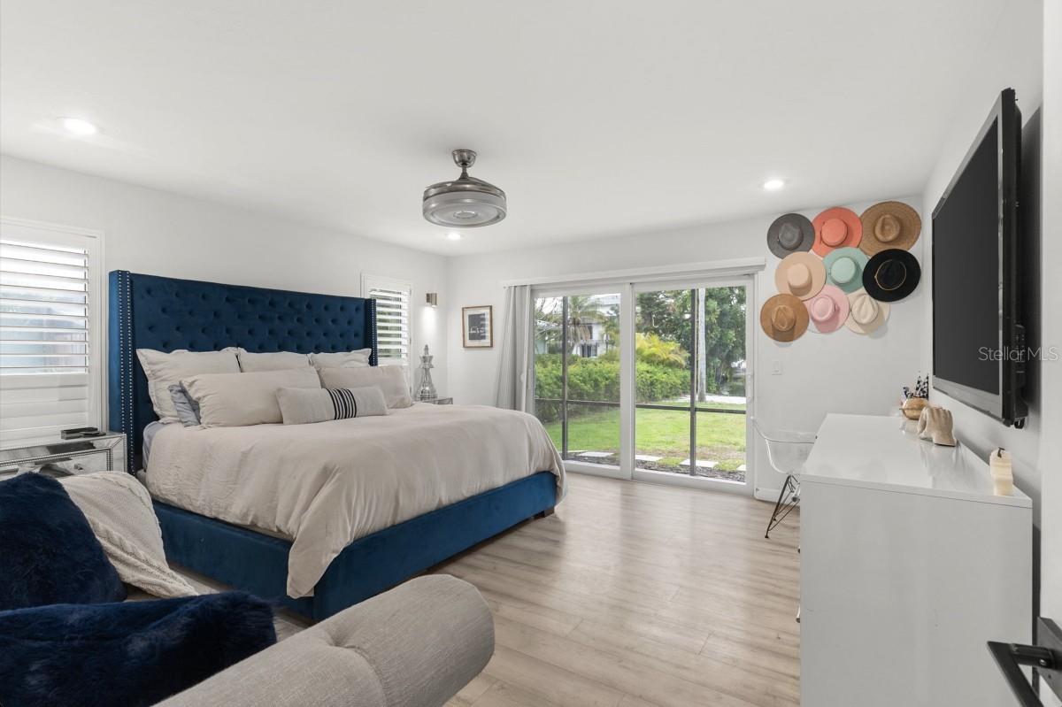 765 SIESTA KEY CIR, SARASOTA, FL, 34242