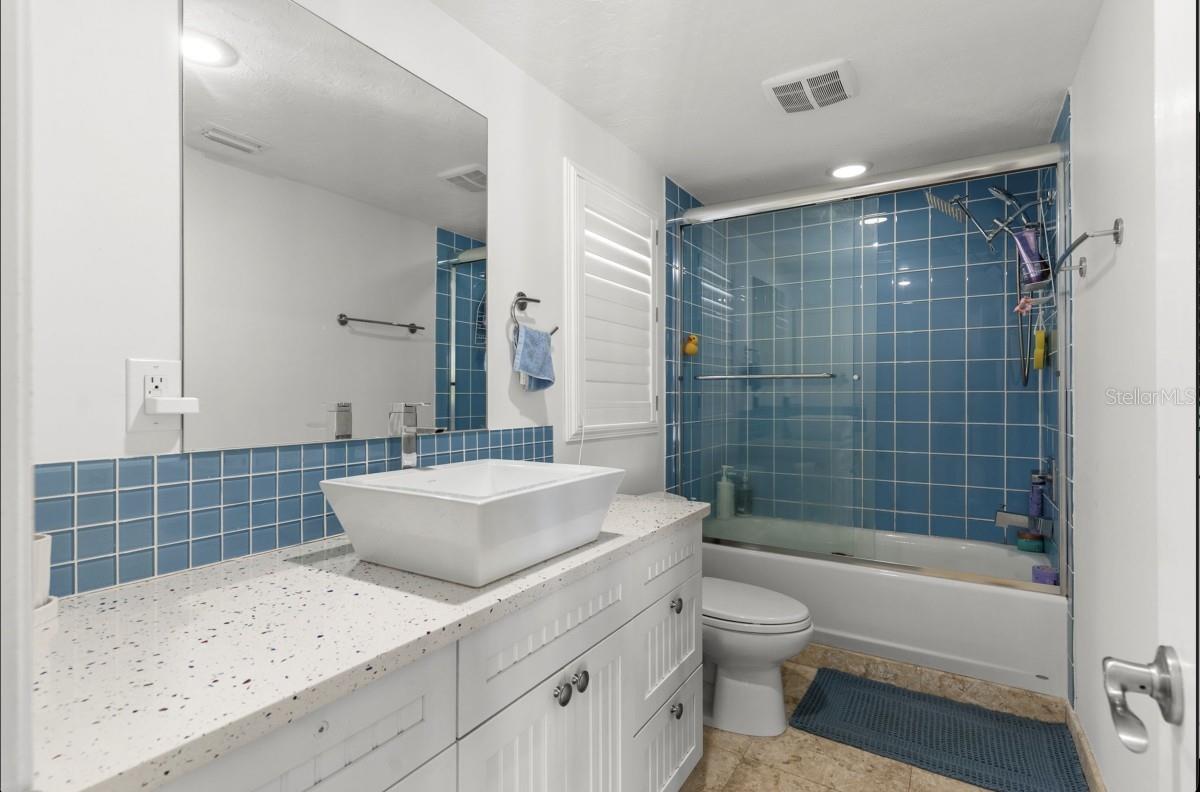 765 SIESTA KEY CIR, SARASOTA, FL, 34242