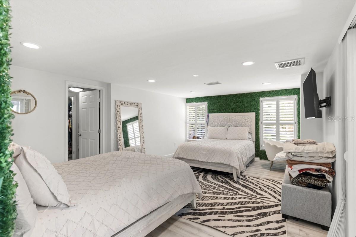765 SIESTA KEY CIR, SARASOTA, FL, 34242