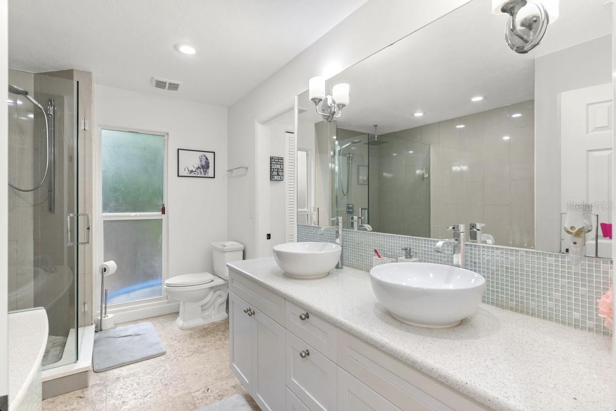 765 SIESTA KEY CIR, SARASOTA, FL, 34242