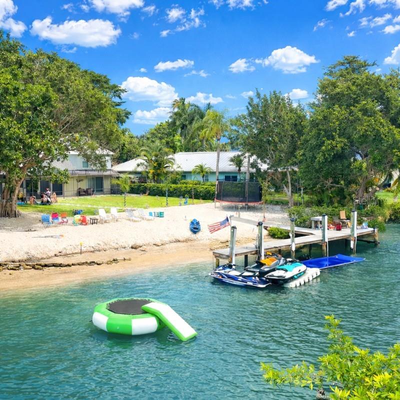 765 SIESTA KEY CIR, SARASOTA, FL, 34242