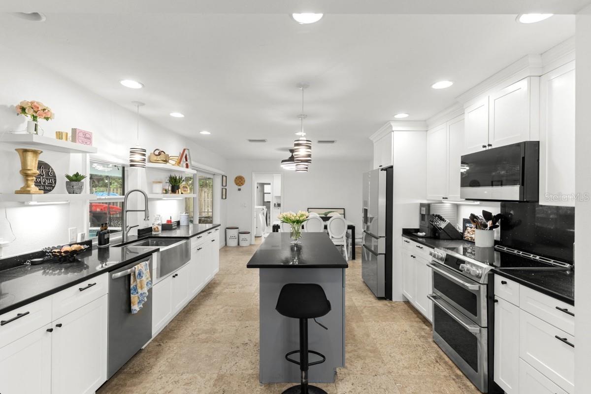 765 SIESTA KEY CIR, SARASOTA, FL, 34242