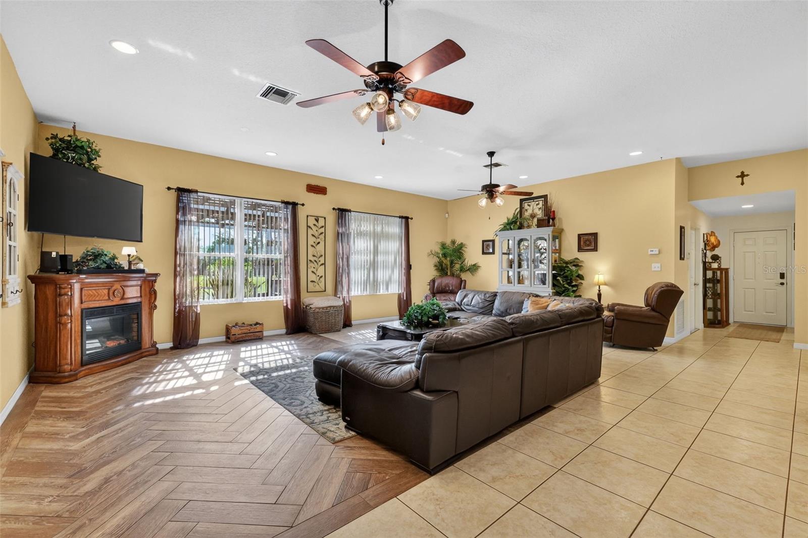 19703 TWIN PONDS RD, UMATILLA, FL, 32784