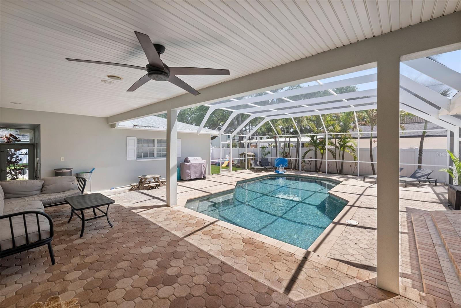 4002 W KENSINGTON AVE, TAMPA, FL, 33629