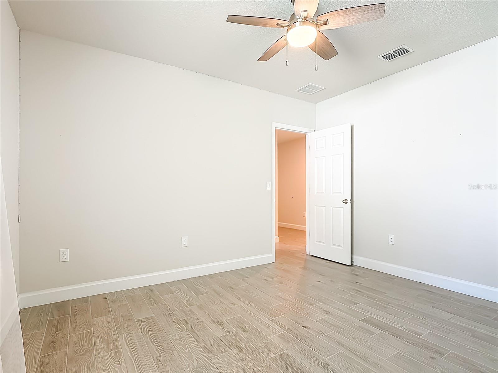 525 VISTA VILLAGES BLVD, DAVENPORT, FL, 33896