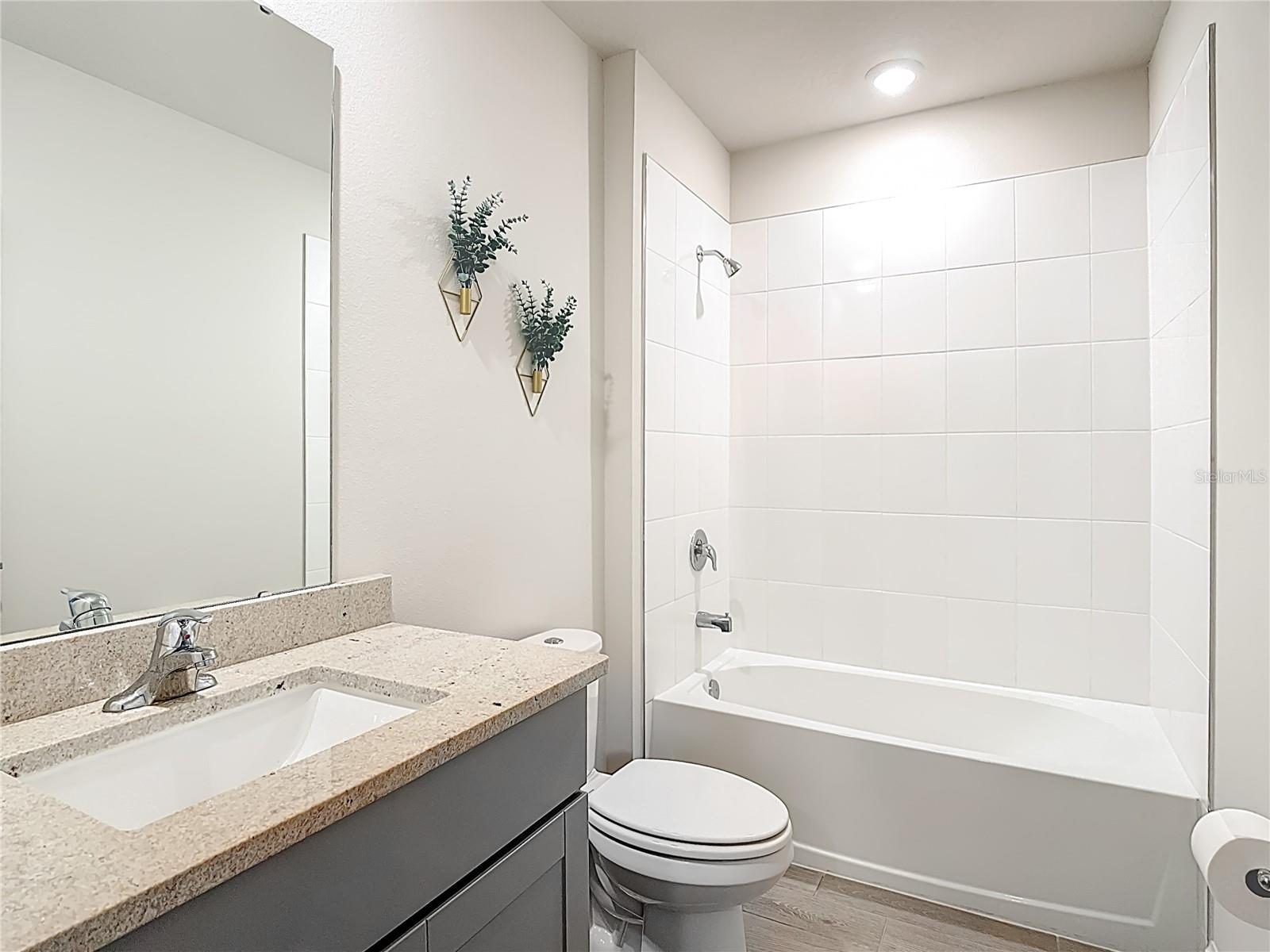 525 VISTA VILLAGES BLVD, DAVENPORT, FL, 33896