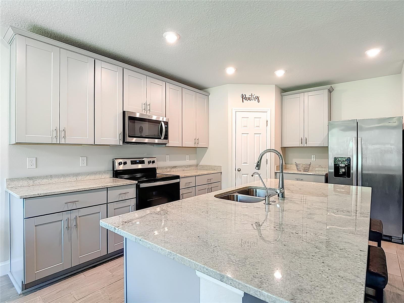 525 VISTA VILLAGES BLVD, DAVENPORT, FL, 33896