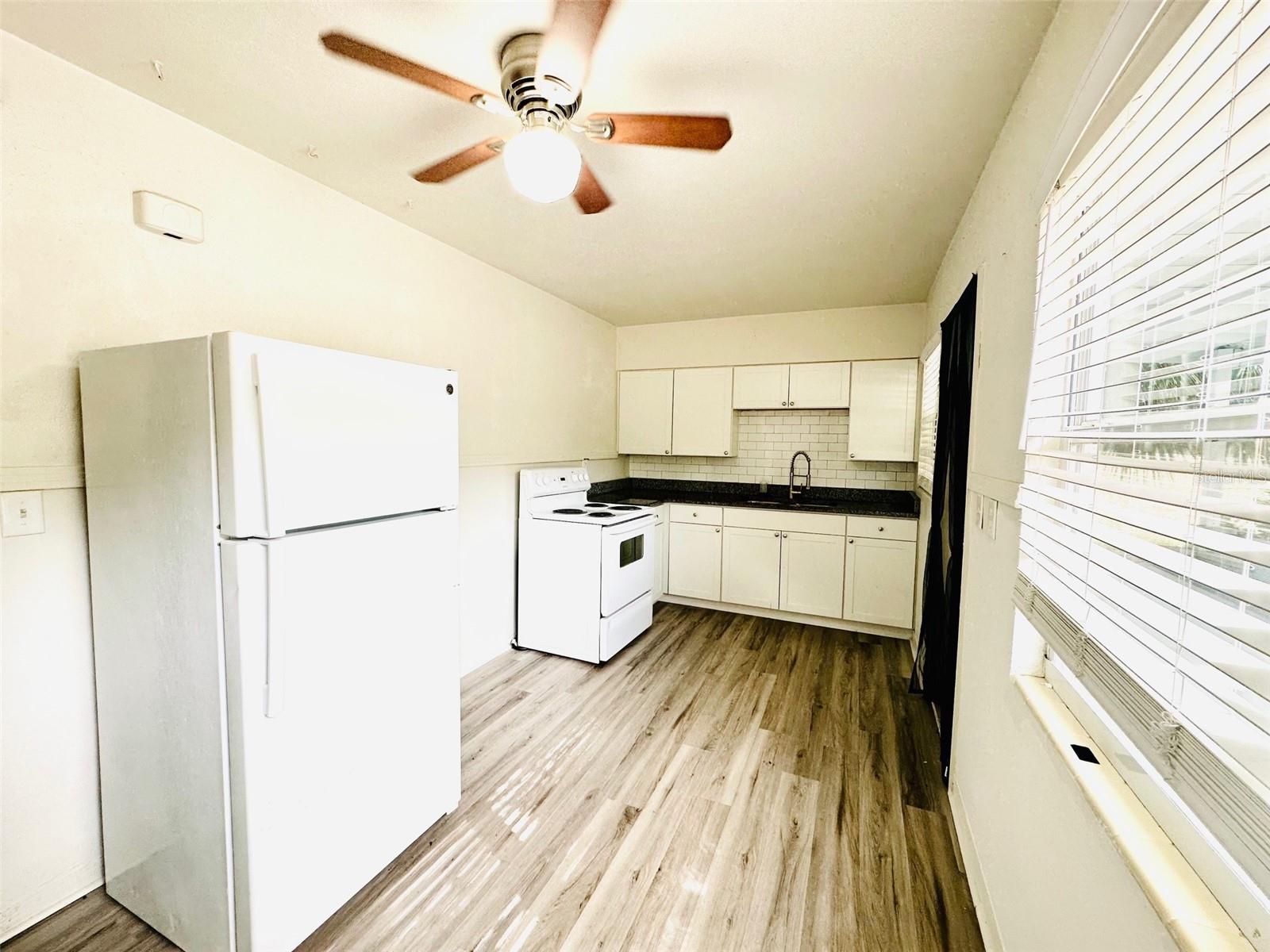 1102 SUNSET POINT RD #2, CLEARWATER, FL, 33755