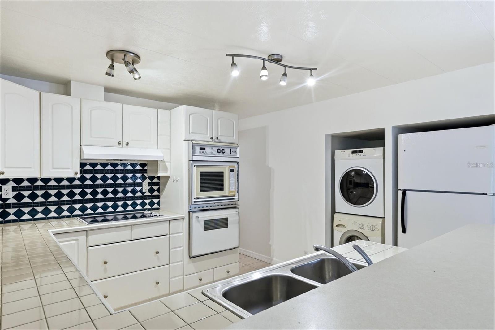 5236 KENWOOD AVE, SARASOTA, FL, 34234