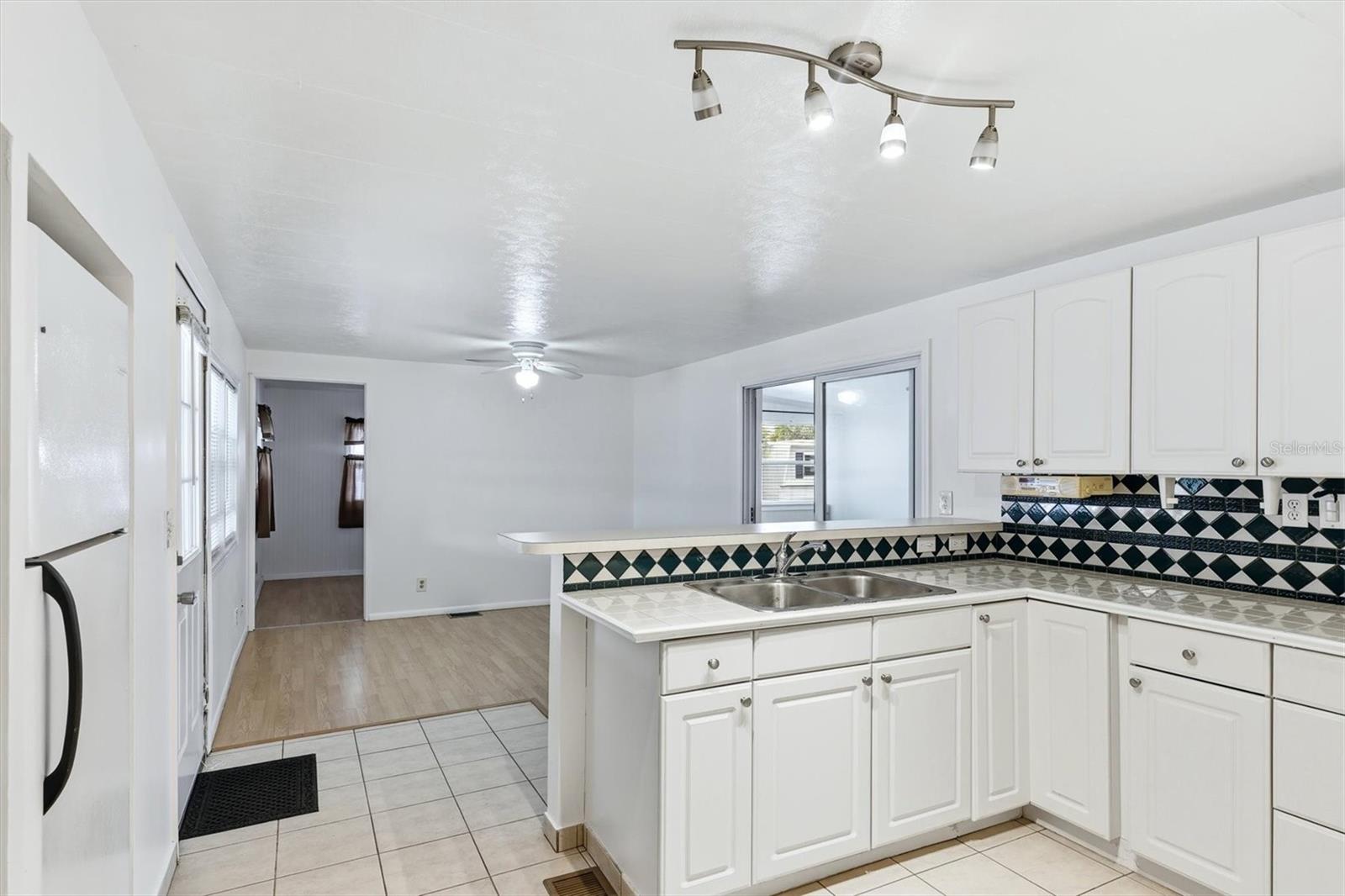 5236 KENWOOD AVE, SARASOTA, FL, 34234