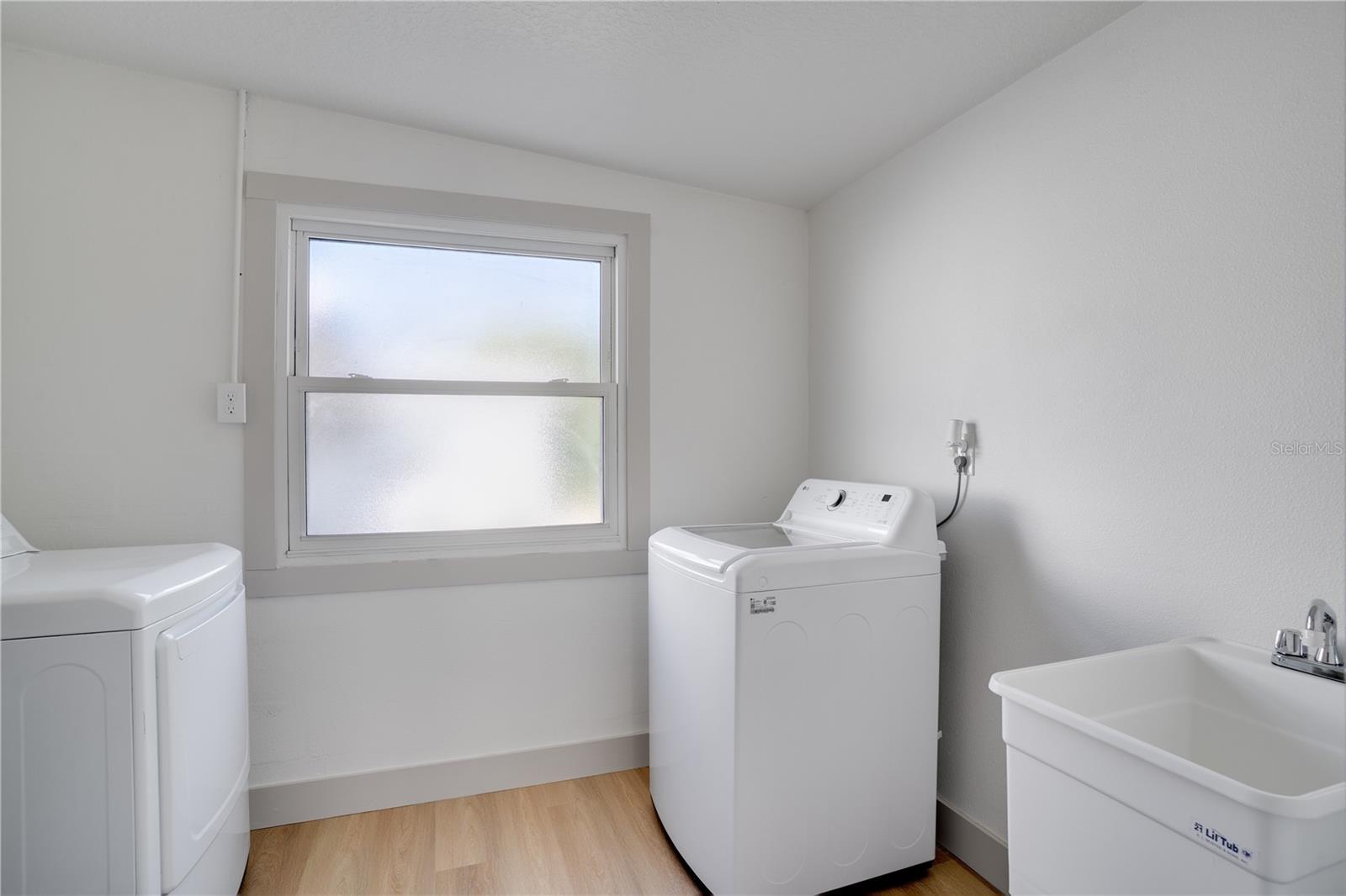 1609 COUNCIL DR, SUN CITY CENTER, FL, 33573