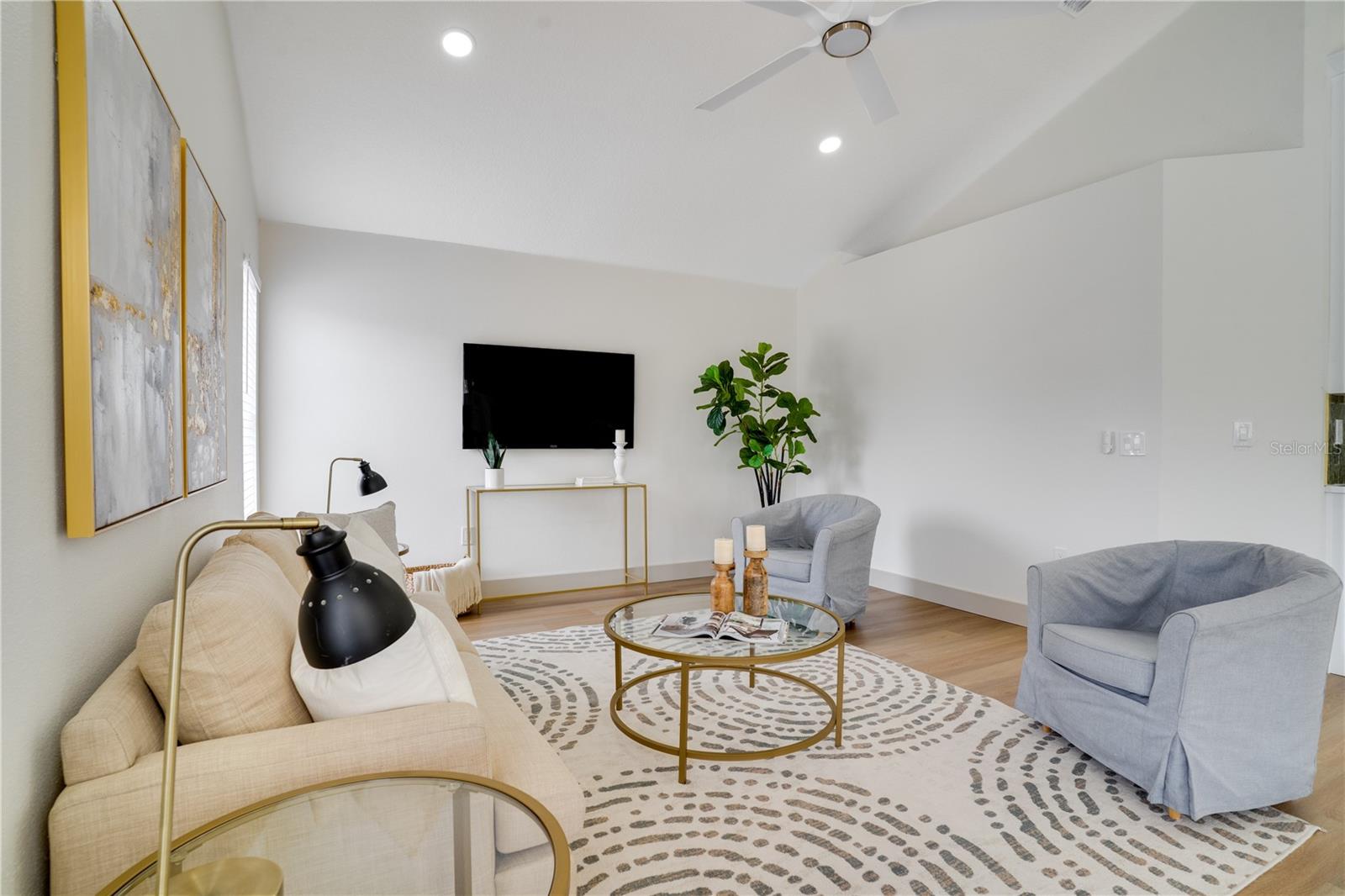 8910 WESTBAY BLVD, TAMPA, FL, 33615