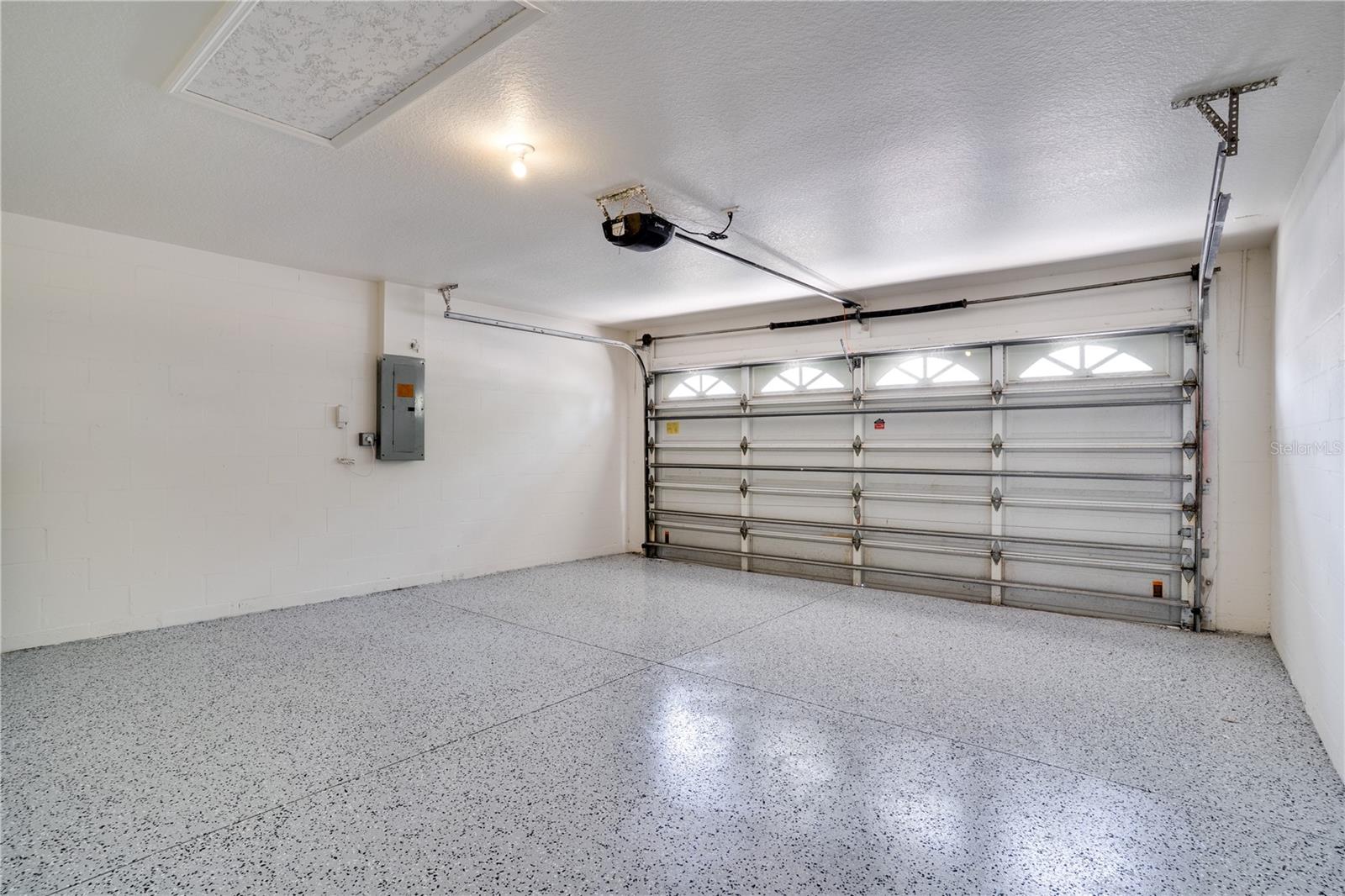 8910 WESTBAY BLVD, TAMPA, FL, 33615