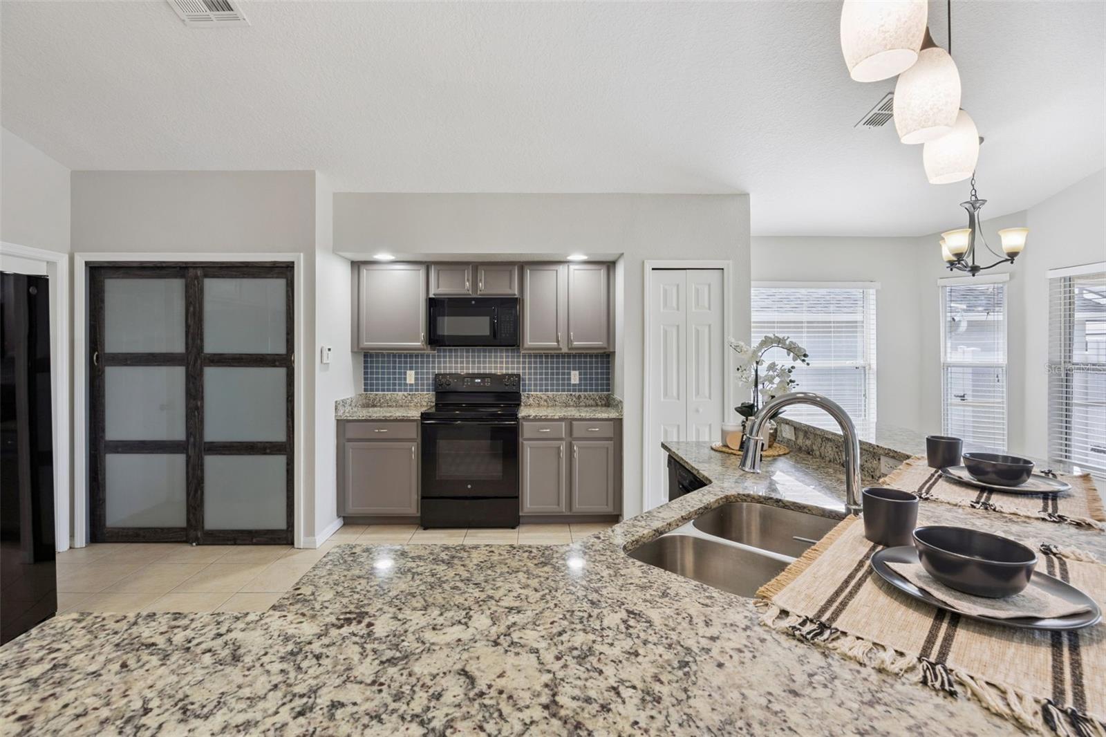 539 KNIGHTSBRIDGE CIR, DAVENPORT, FL, 33896