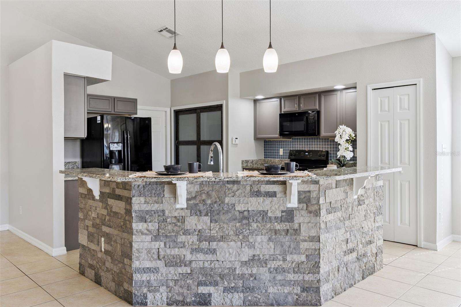 539 KNIGHTSBRIDGE CIR, DAVENPORT, FL, 33896