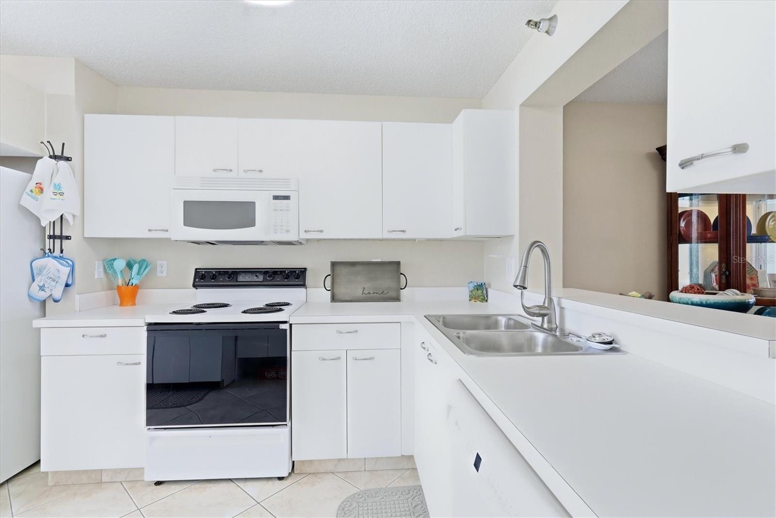 3740 PINEBROOK CIR #604, BRADENTON, FL, 34209