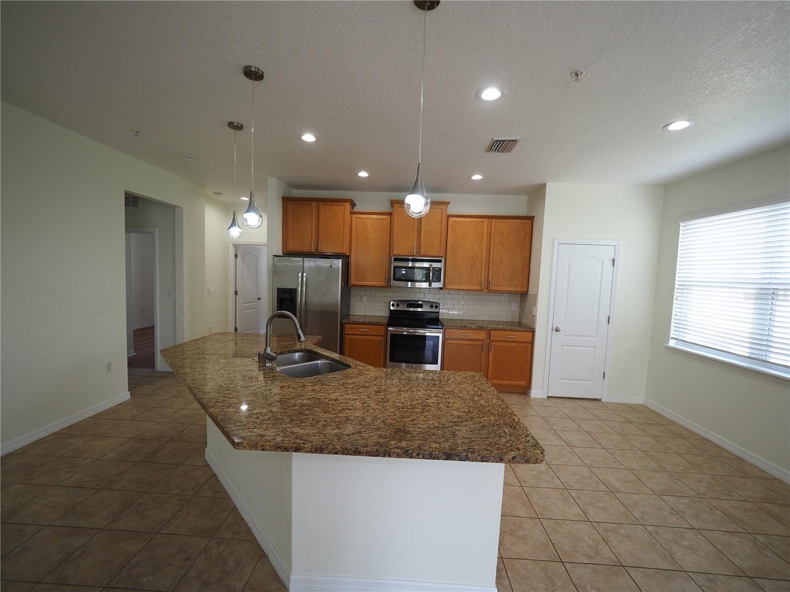 8140 ENCLAVE WAY #101, SARASOTA, FL, 34243