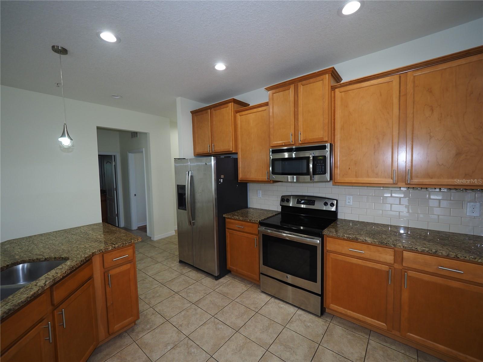 8140 ENCLAVE WAY #101, SARASOTA, FL, 34243