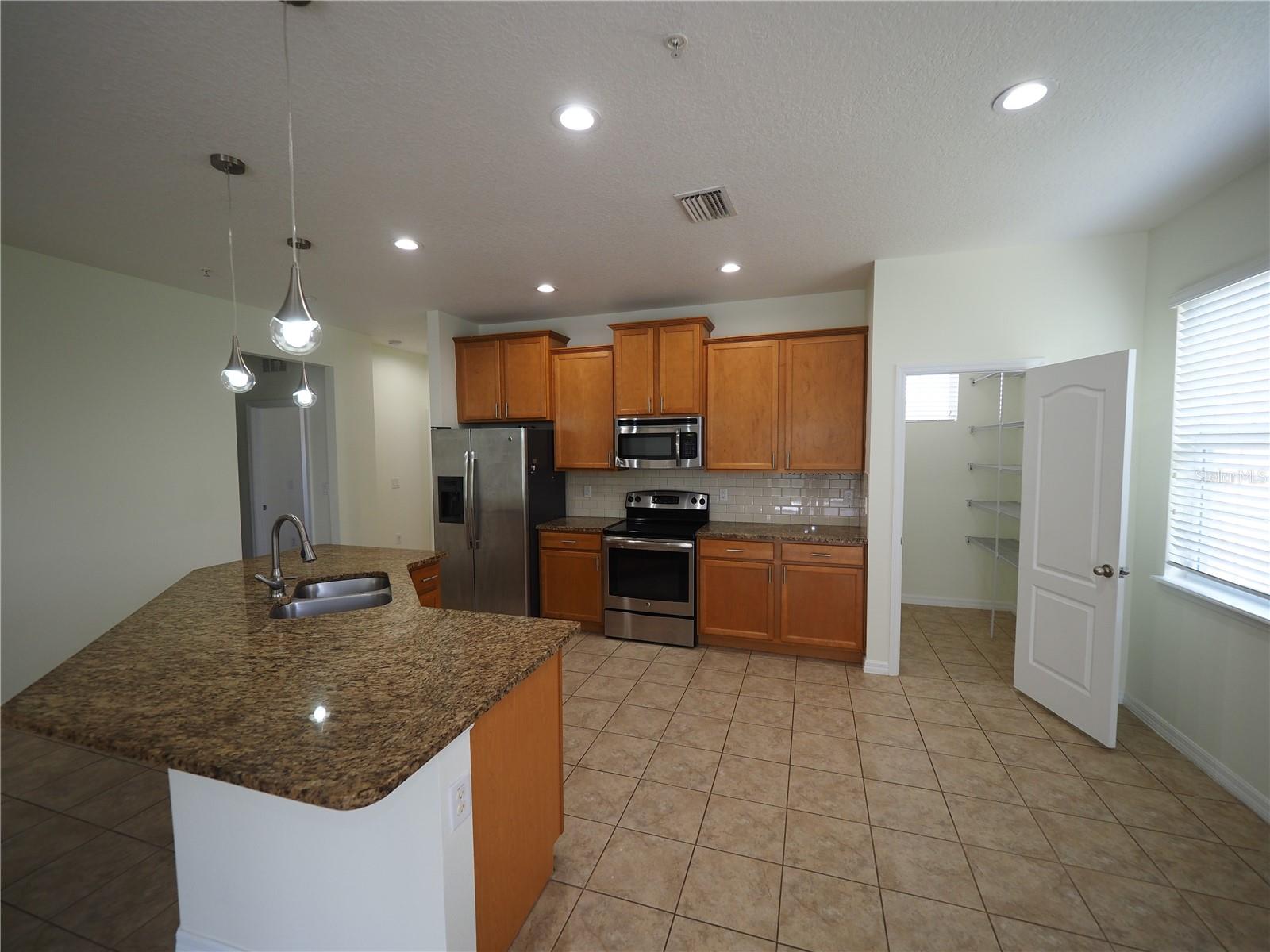 8140 ENCLAVE WAY #101, SARASOTA, FL, 34243