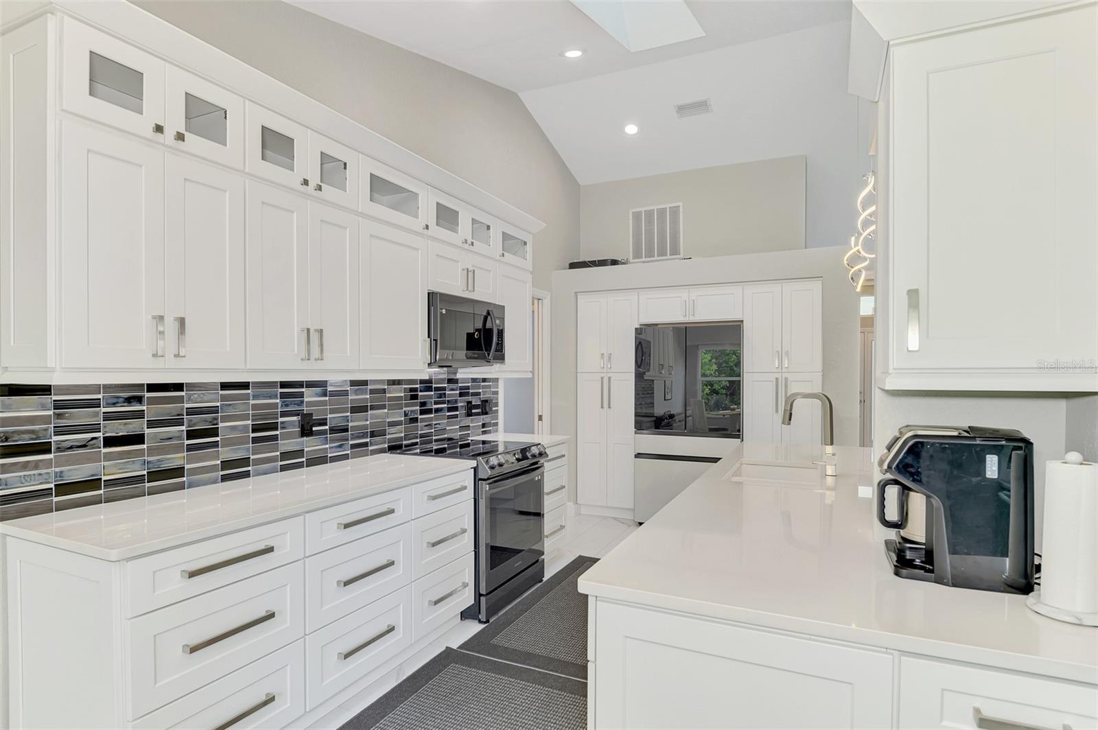 8300 PARKSIDE DR, ENGLEWOOD, FL, 34224