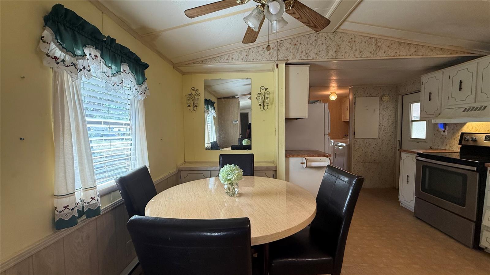 28520 HOLLY AVE, PAISLEY, FL, 32767