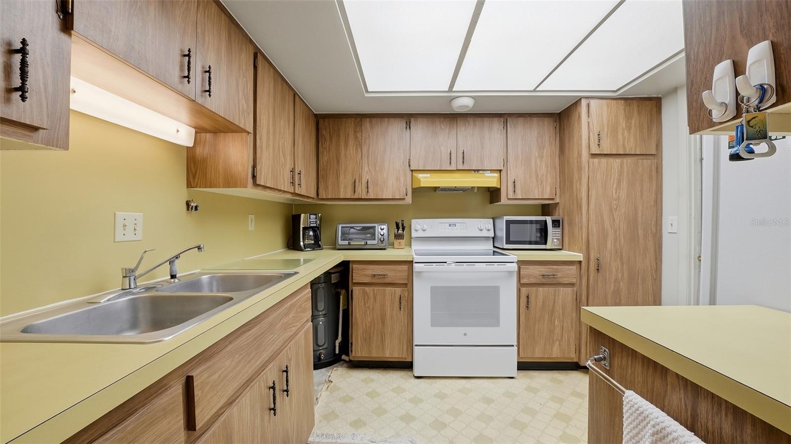 101 WHISPERING SANDS DR #301, SARASOTA, FL, 34242
