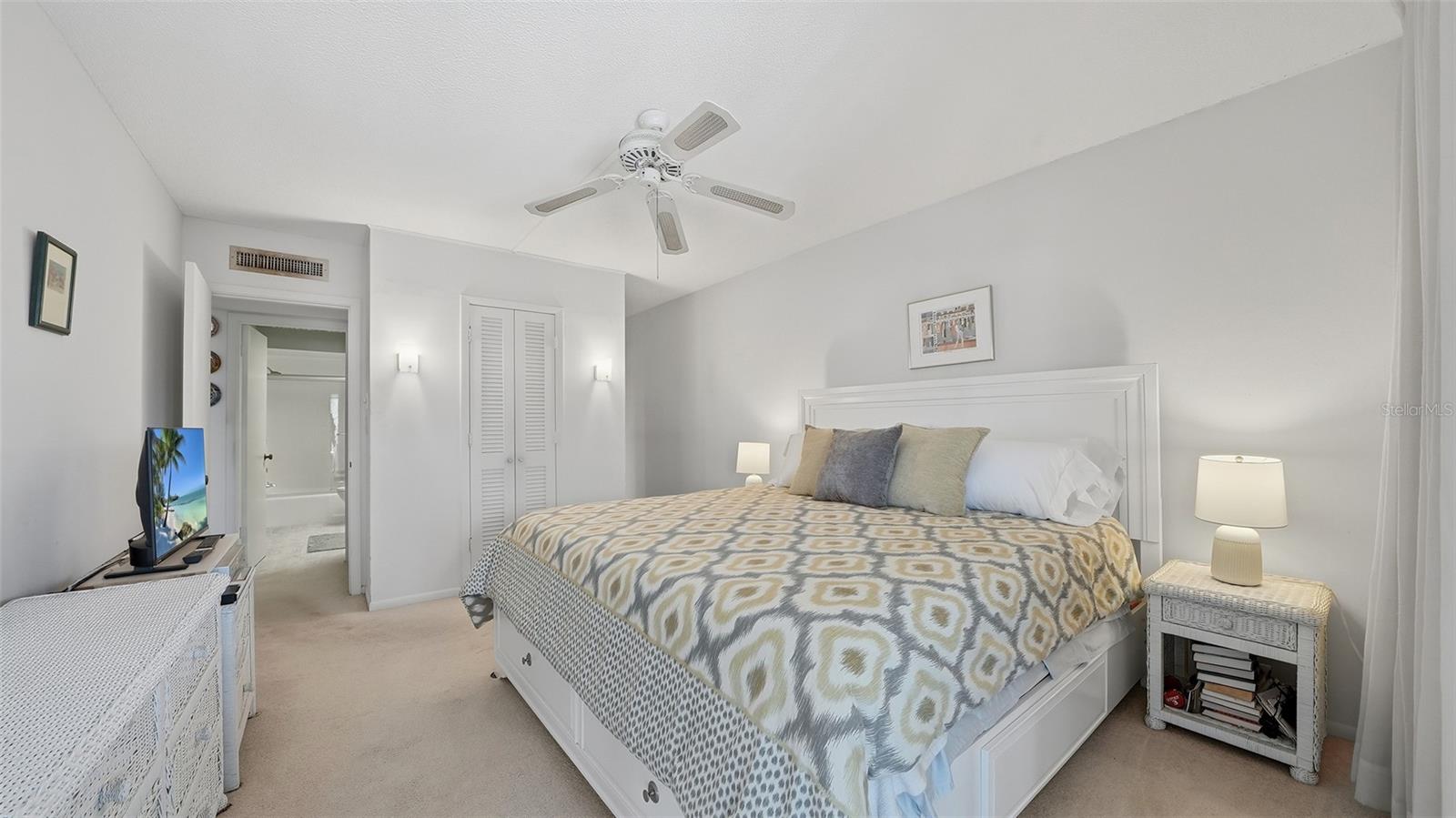 101 WHISPERING SANDS DR #301, SARASOTA, FL, 34242