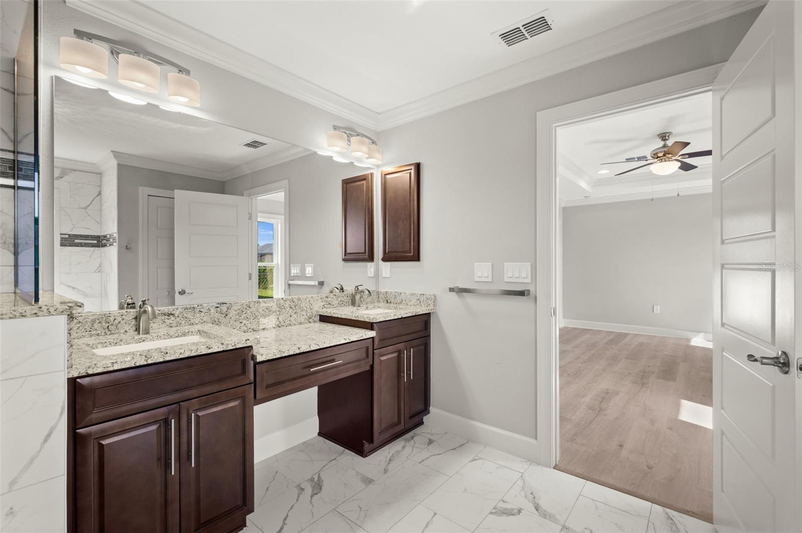 1056 TAMPA RD, VENICE, FL, 34293