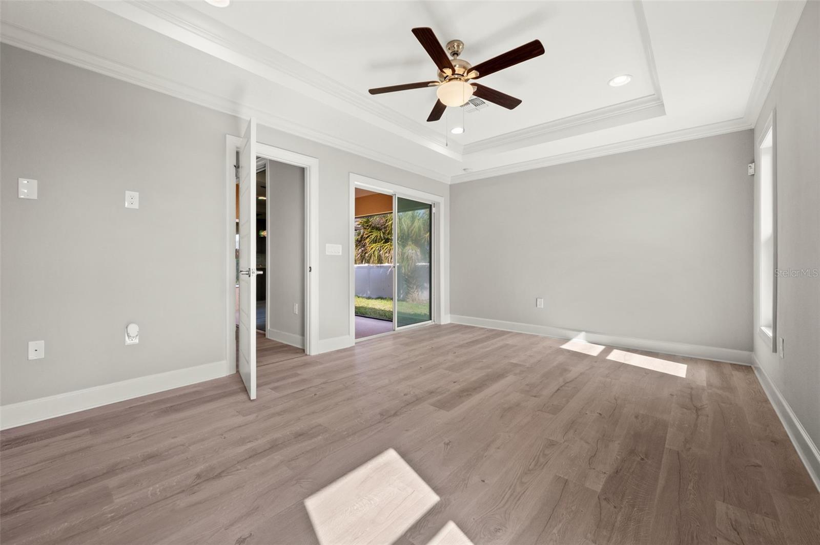 1056 TAMPA RD, VENICE, FL, 34293