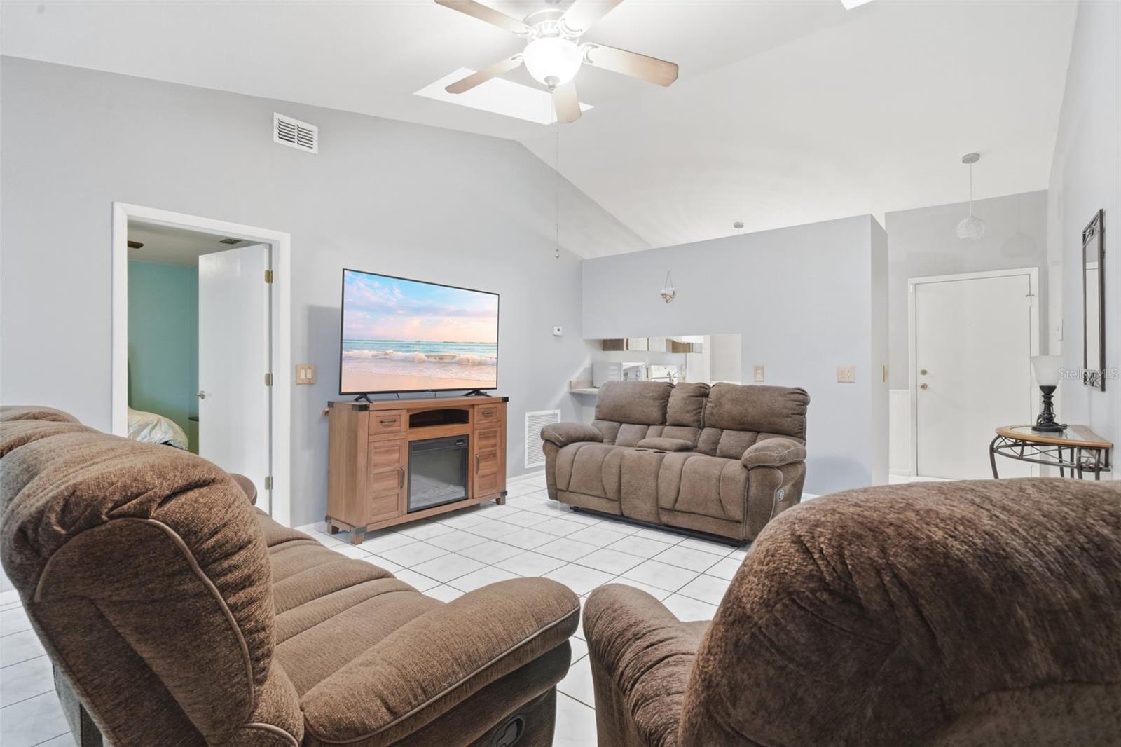 61 FLORIDANA RD, DEBARY, FL, 32713