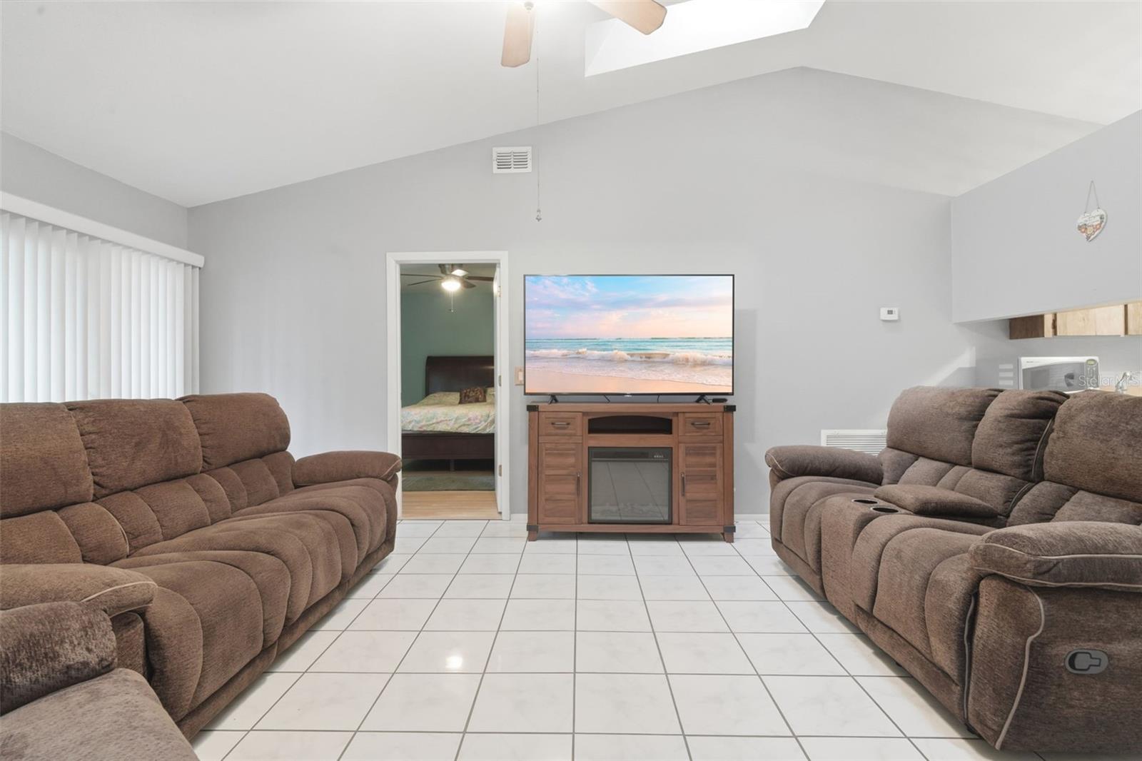 61 FLORIDANA RD, DEBARY, FL, 32713