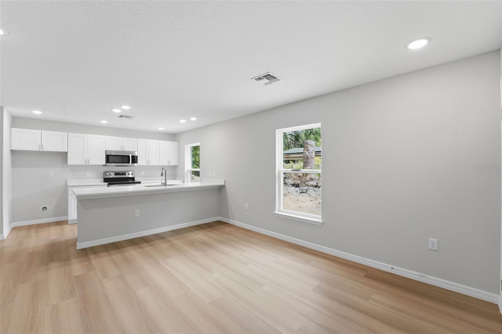 2107 SUANEE AVE, EUSTIS, FL, 32726