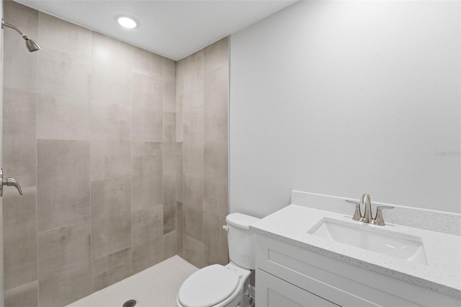 2107 SUANEE AVE, EUSTIS, FL, 32726