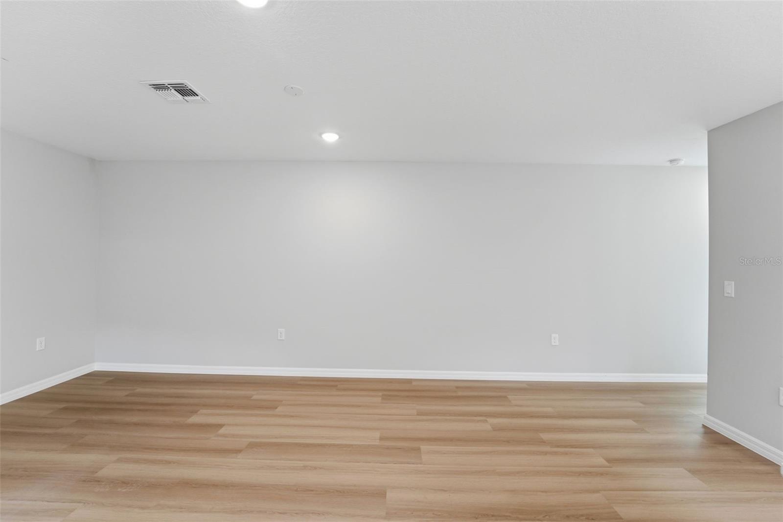 2107 SUANEE AVE, EUSTIS, FL, 32726