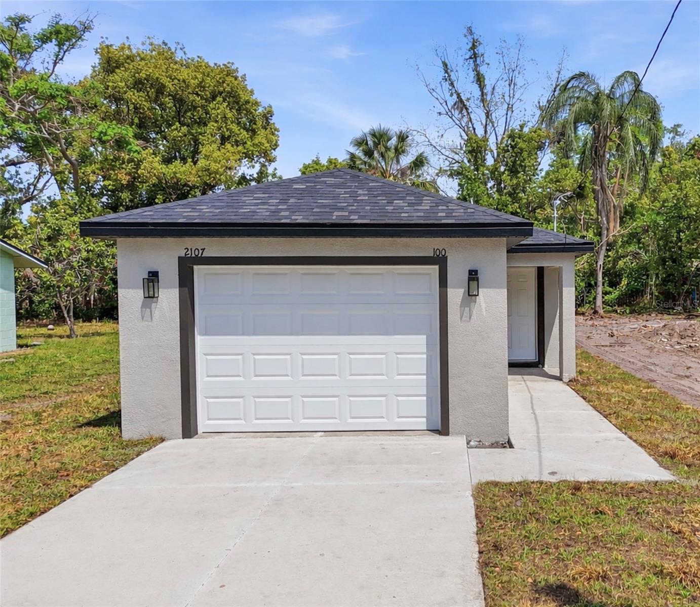 2107 SUANEE AVE, EUSTIS, FL, 32726