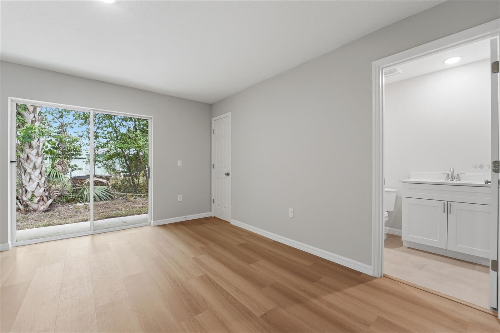 2107 SUANEE AVE, EUSTIS, FL, 32726